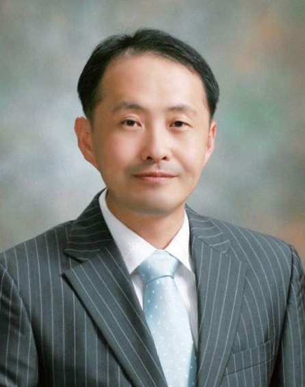 최성욱